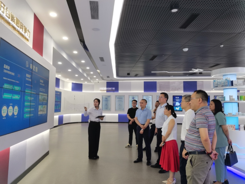 邓世山副校长带队前往成都市、资阳市进行“访企拓岗”考察调研