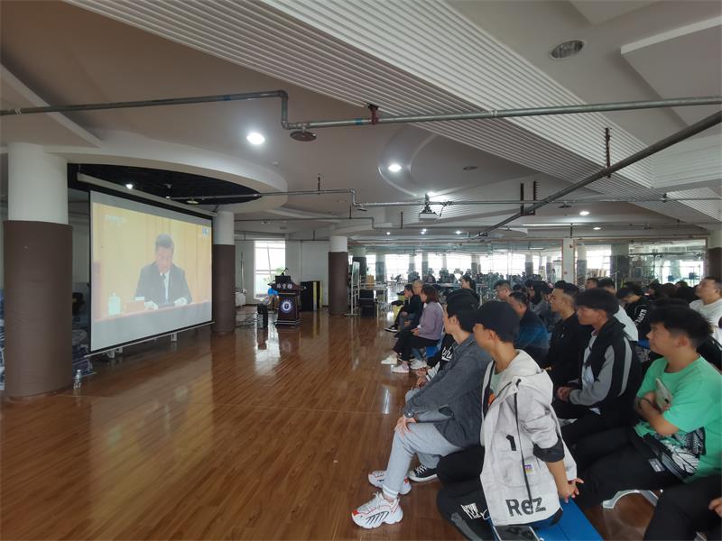 我校师生收看并热议纪念辛亥革命110周年大会