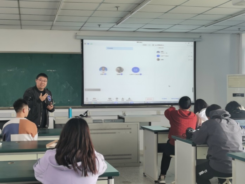 医学影像学院两工学专业成功举办“第八届中国国际“互联网+”大学生创新创业大赛”专题培训会