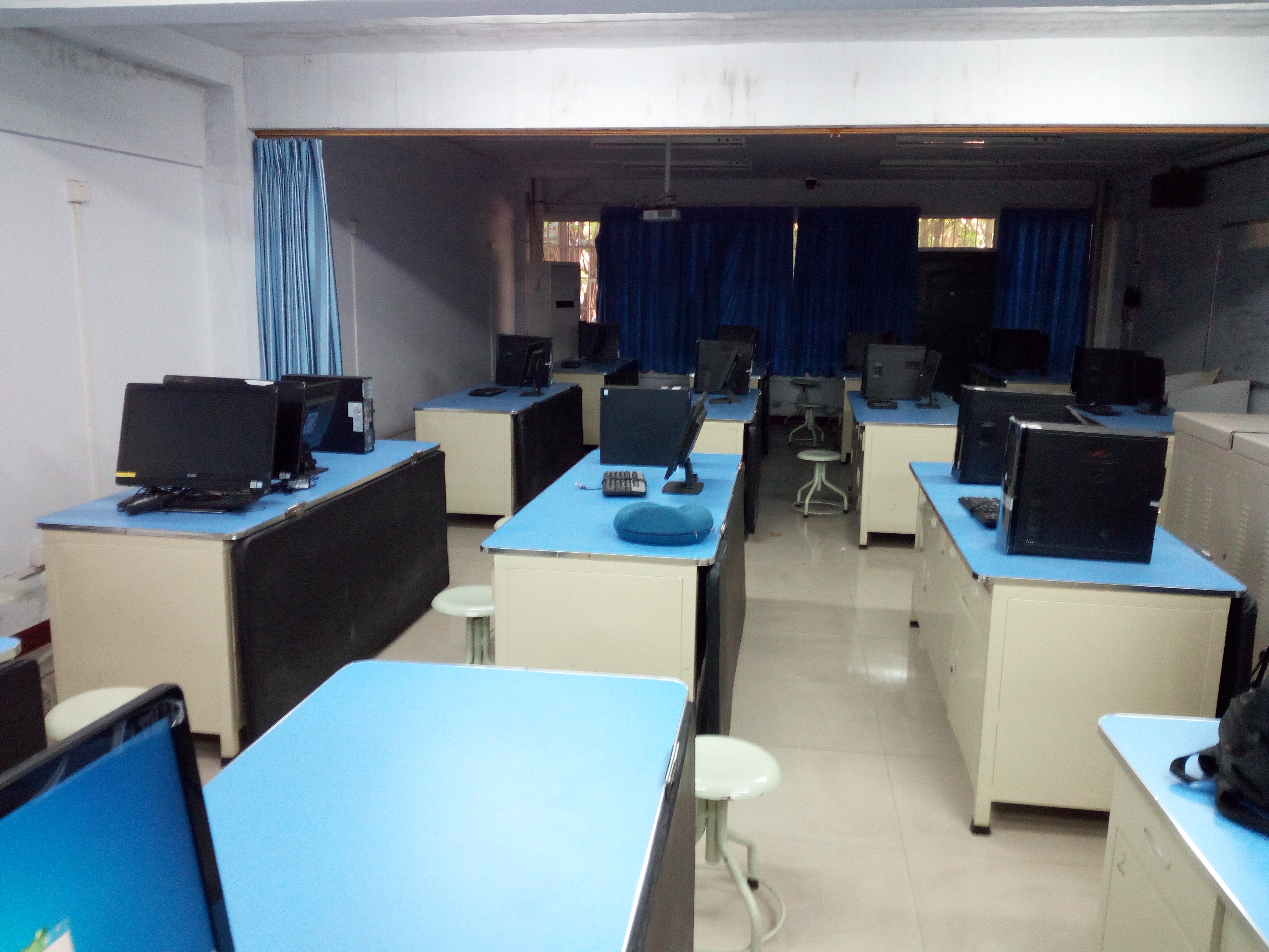 学校校长杜勇带队完成我校2016-2017年央财项目建设情况督查