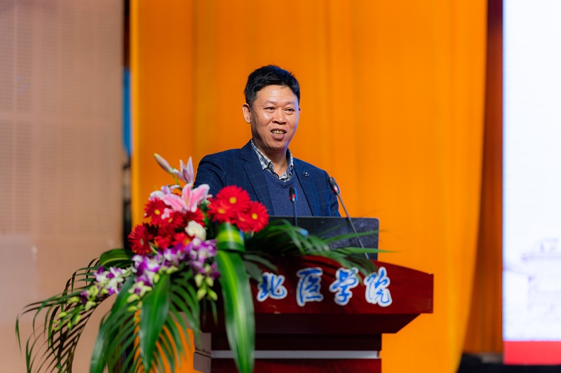 临床医学系举办“致敬逆行英雄,弘扬抗疫精神”报告会