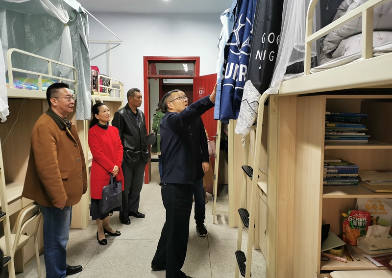 学校领导带队开展全校学生公寓安全检查