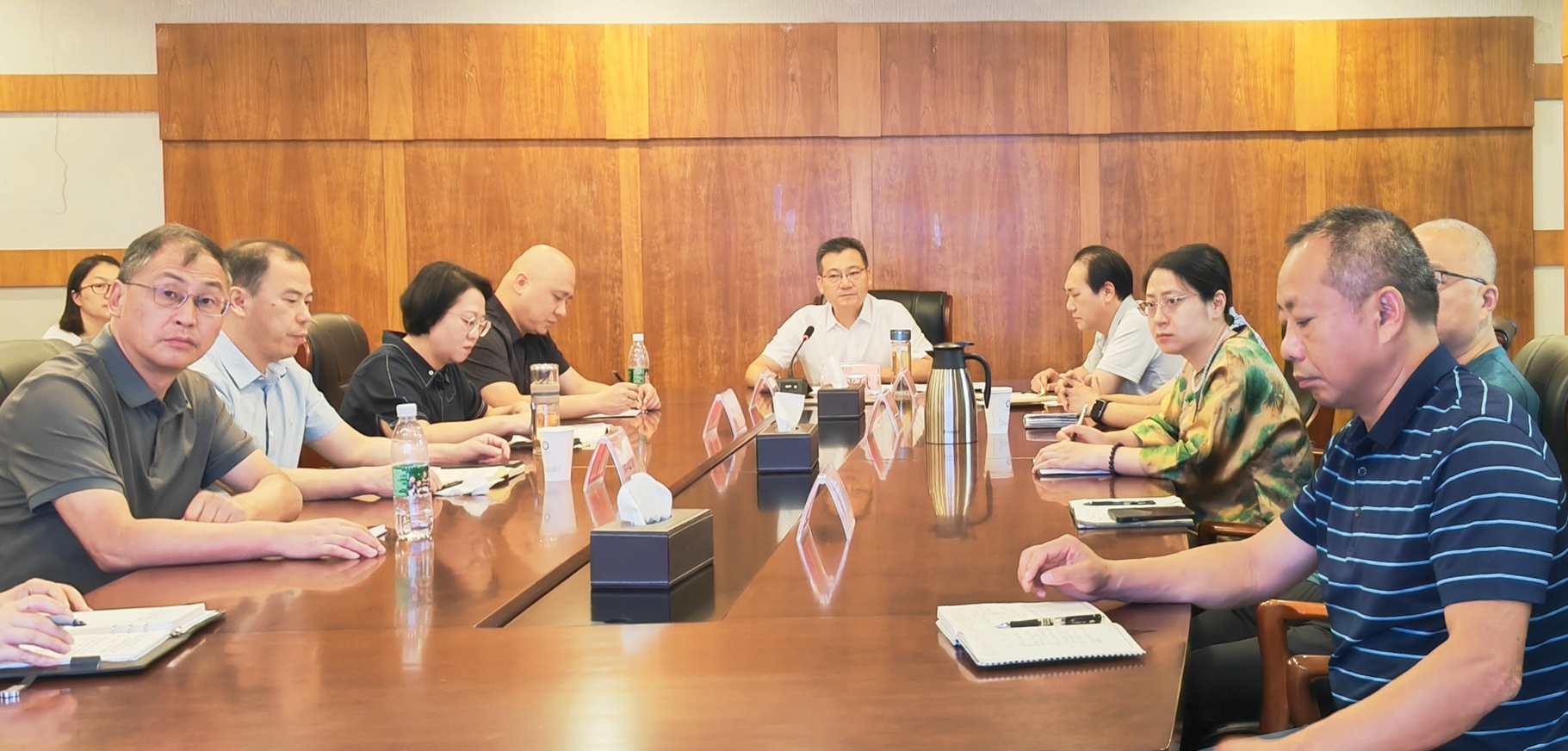 学校领导讲授党纪学习教育专题党课