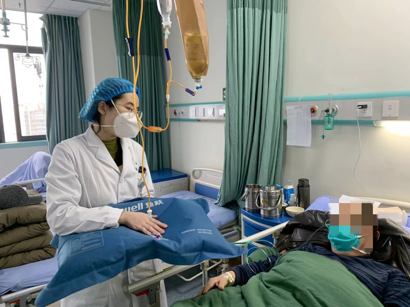 践行二十大，青春勇担当——我校附属医院青年师生坚守一线，用奉献筑牢人民群众健康屏障