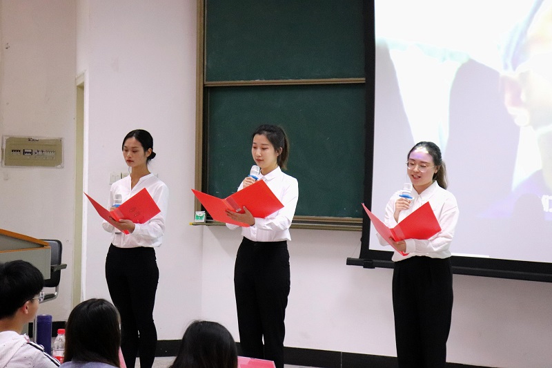 我校三系联合举办“写医德,绘医风,展医魂”书法绘画手工艺比赛