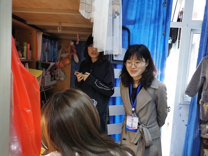 口腔医学系党总支开展寝室安全卫生检查