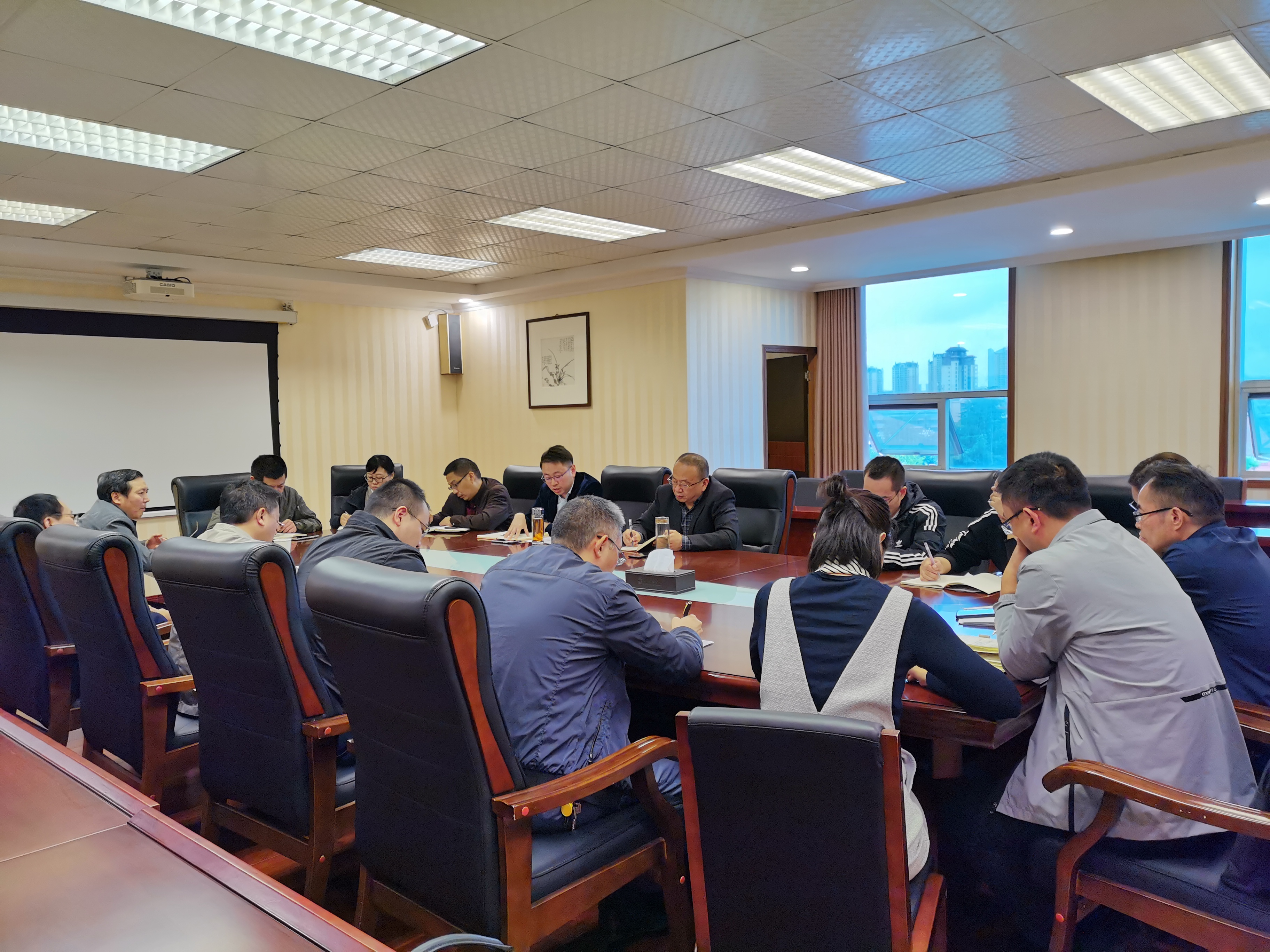 学校召开机房一体化建设调研座谈会