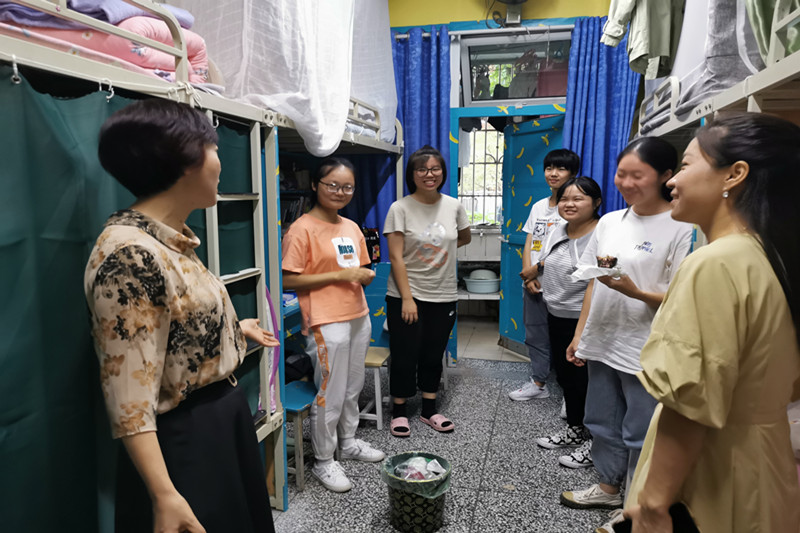 基础医学院党总支开展节前寝室安全卫生专项检查