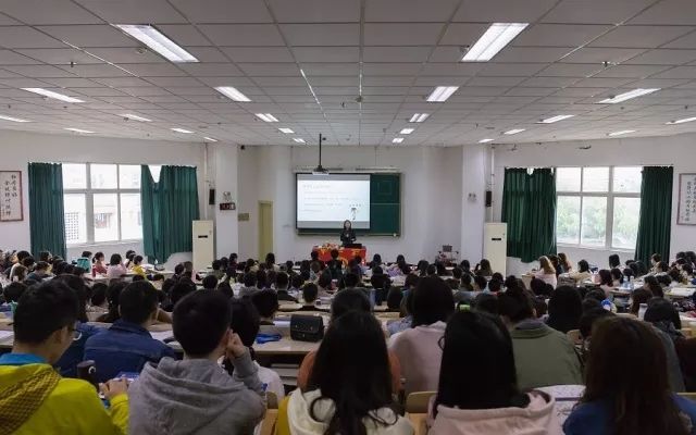 我院举办第三届高低年级学生考研交流会