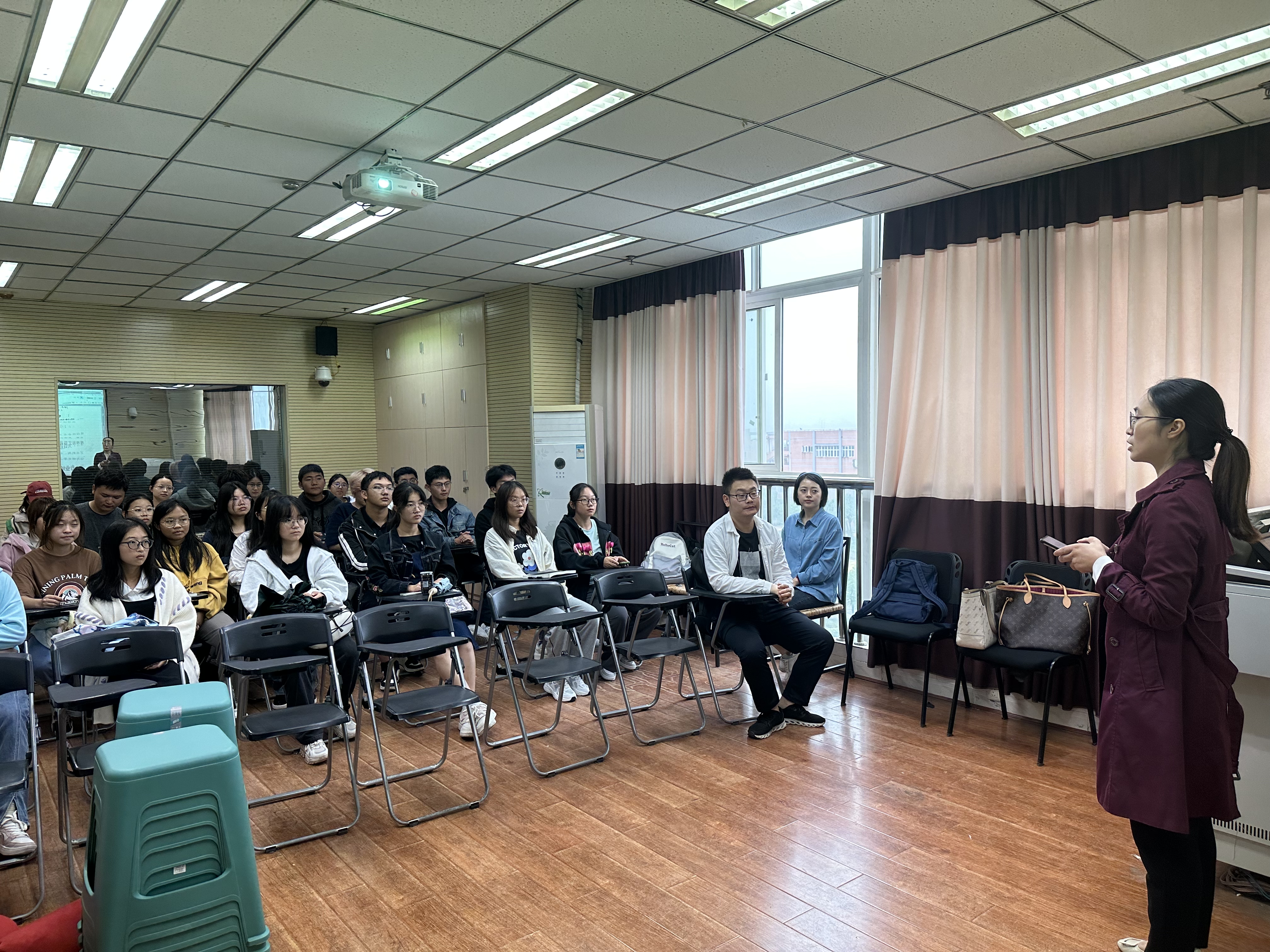 社会工作专业召开2023级新生见面暨专业介绍会