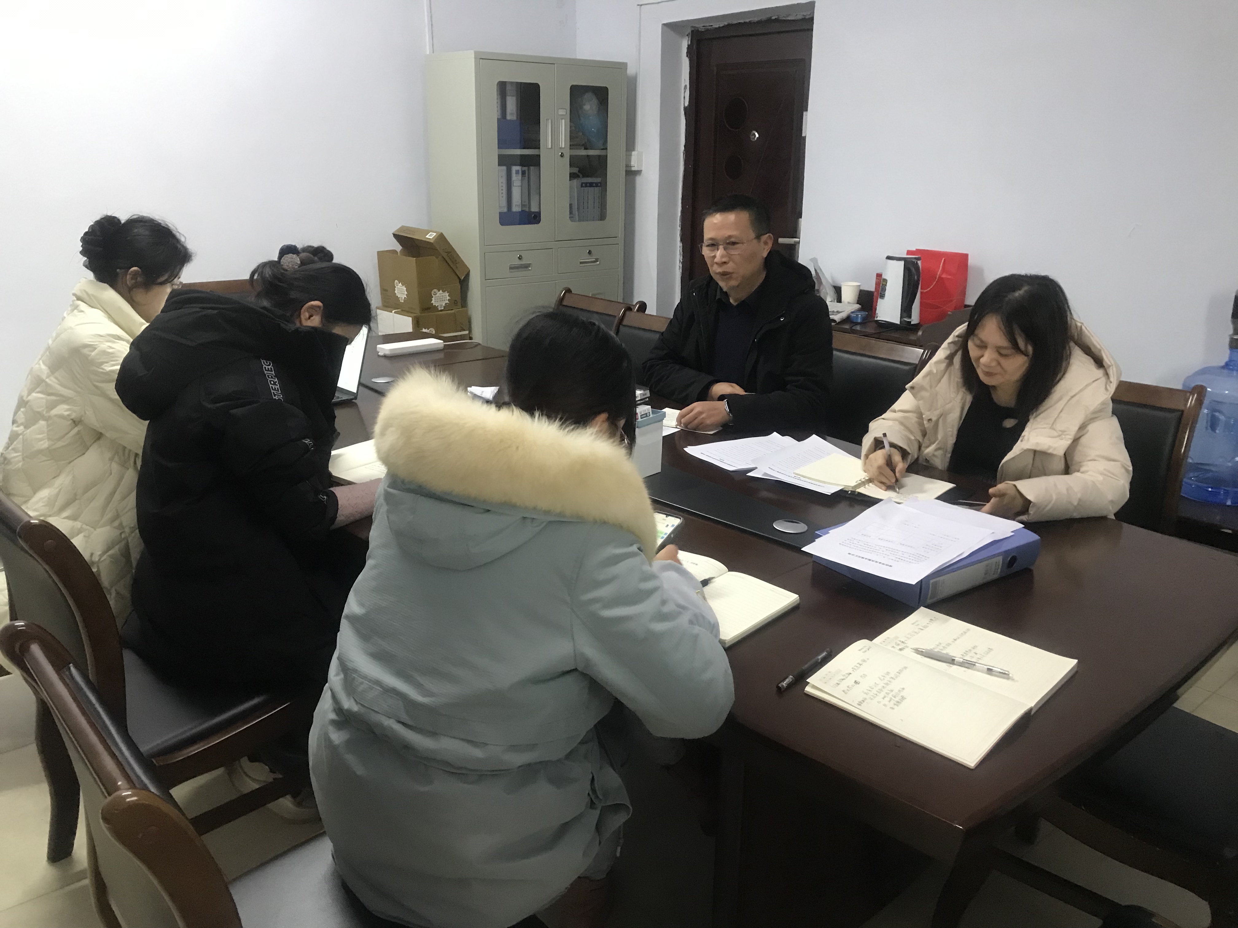 眼视光医学院党总支召开理论学习中心组2024年第一次集体学习(扩大)会议