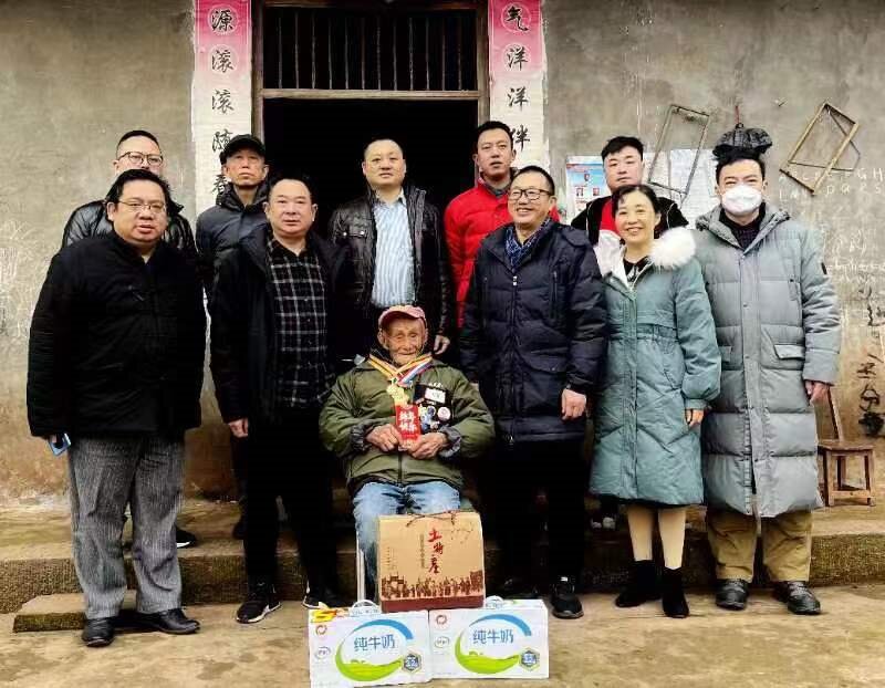 不忘历史 心系老兵:民革学院基层委员会赴营山慰问抗战老兵