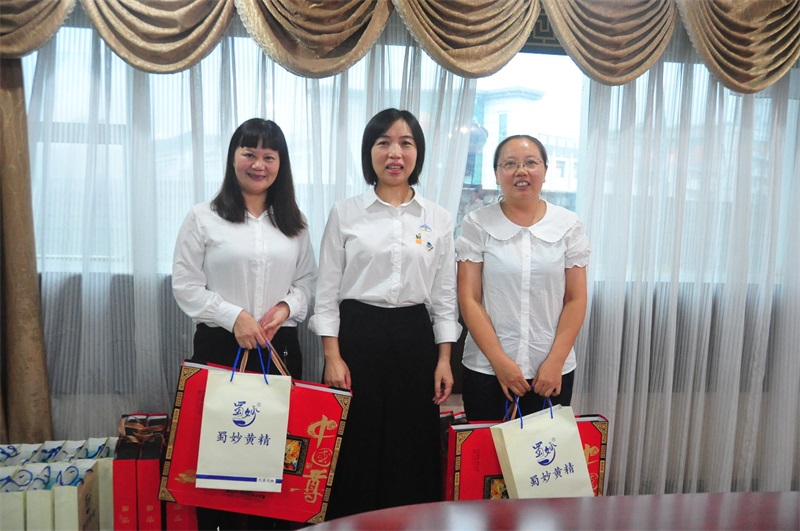 情暖侨心 南充市侨联领导来校慰问座谈