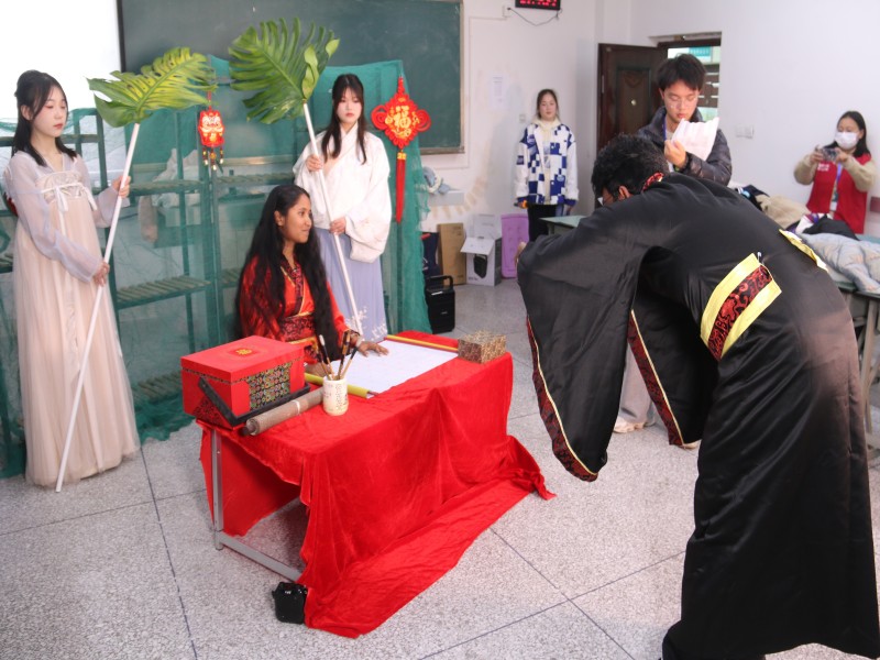 中国医学文化的留学生戏剧体验之旅