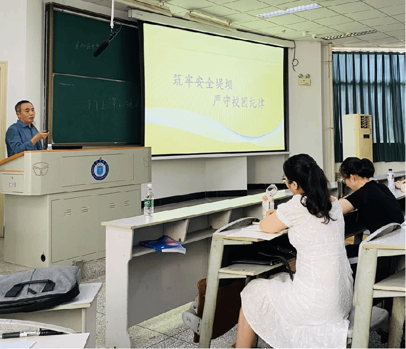 护理学院成功举办2021级硕士研究生新生入学教育