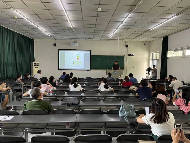 西北工业大学李辉教授到我校作“教育教学研究与教学成果形成”培训