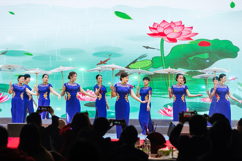 “践行二十大 颂歌献给党”2023年职工新年晚会举行