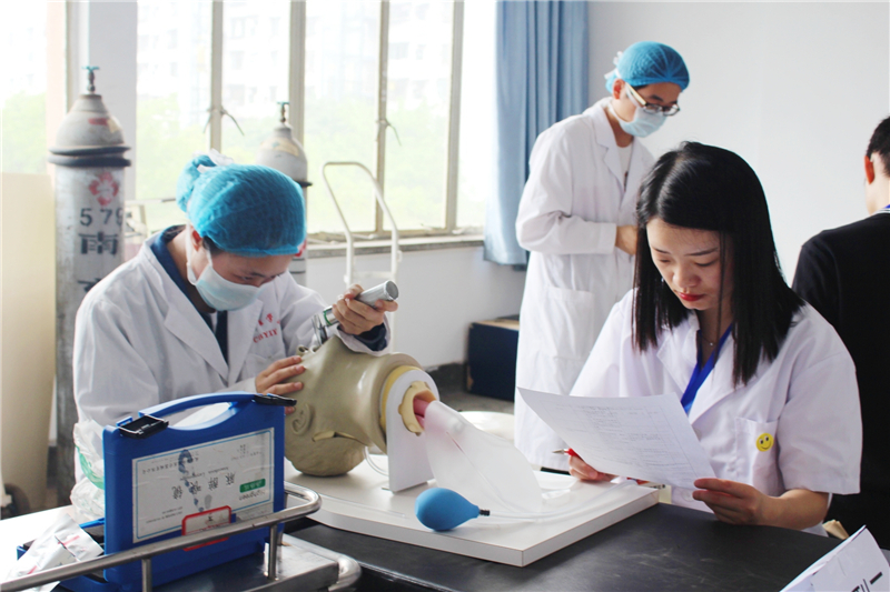 麻醉学系举办第三届多站式综合技能大赛