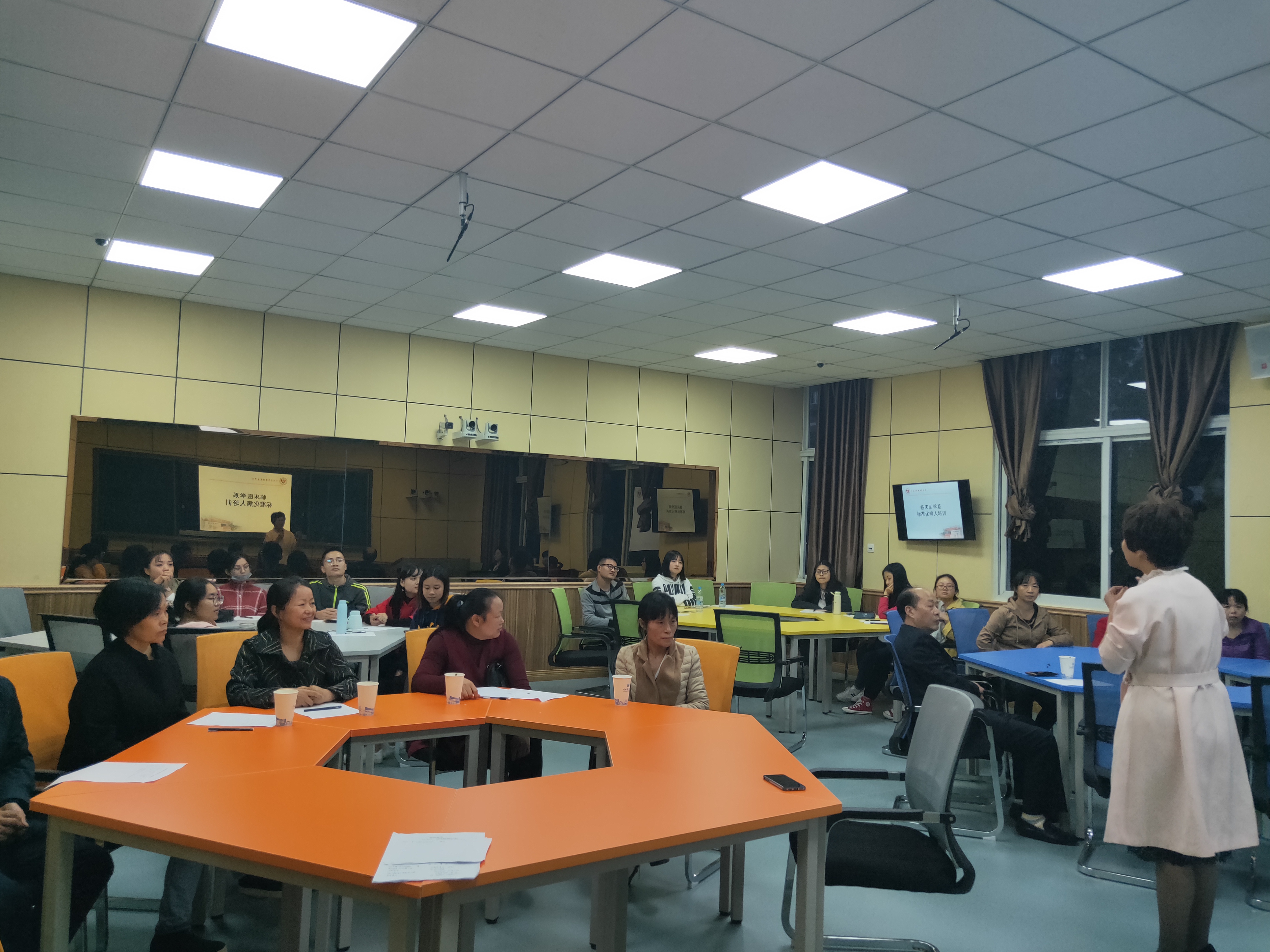 临床医学系标准化病人（SP）培训班顺利结业