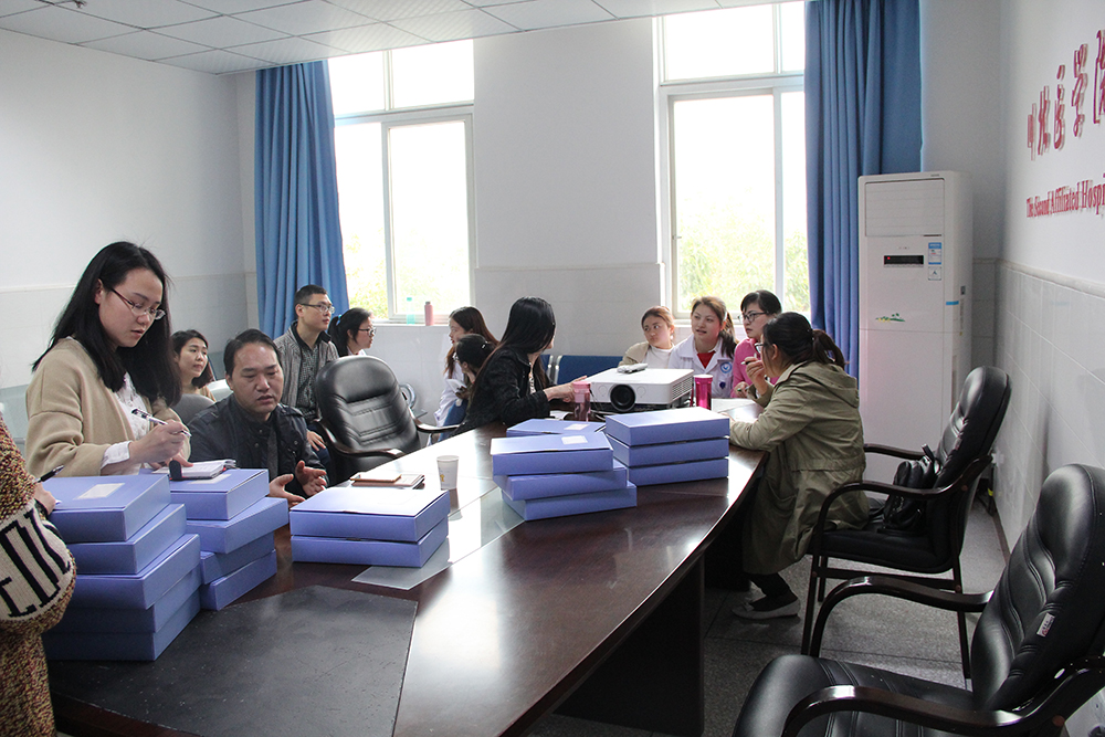 图书档案馆在第二附属医院开展档案管理调研