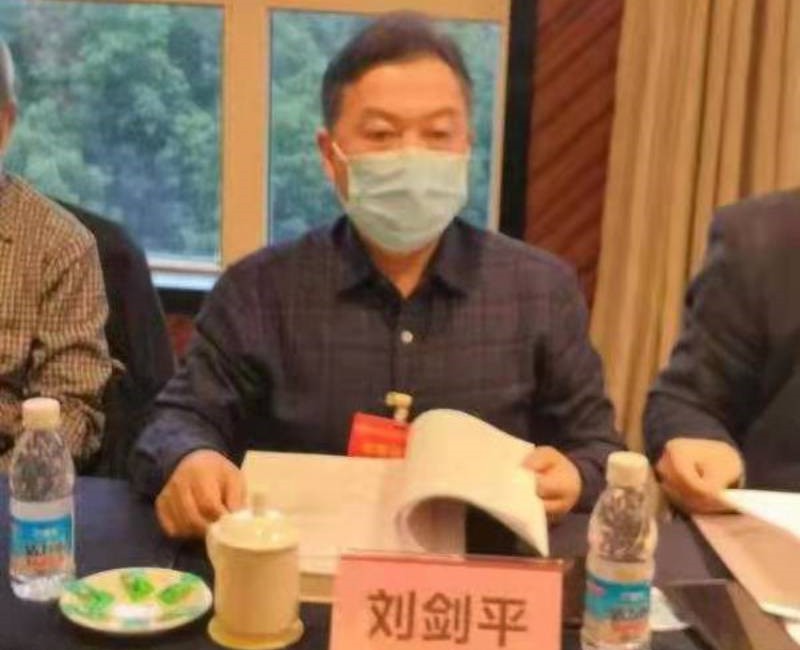 我校省人大代表、政协委员在两会上积极建言献策