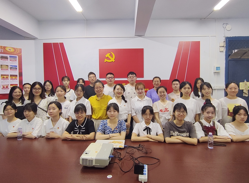 医学检验系党总支开展毕业生党员座谈会