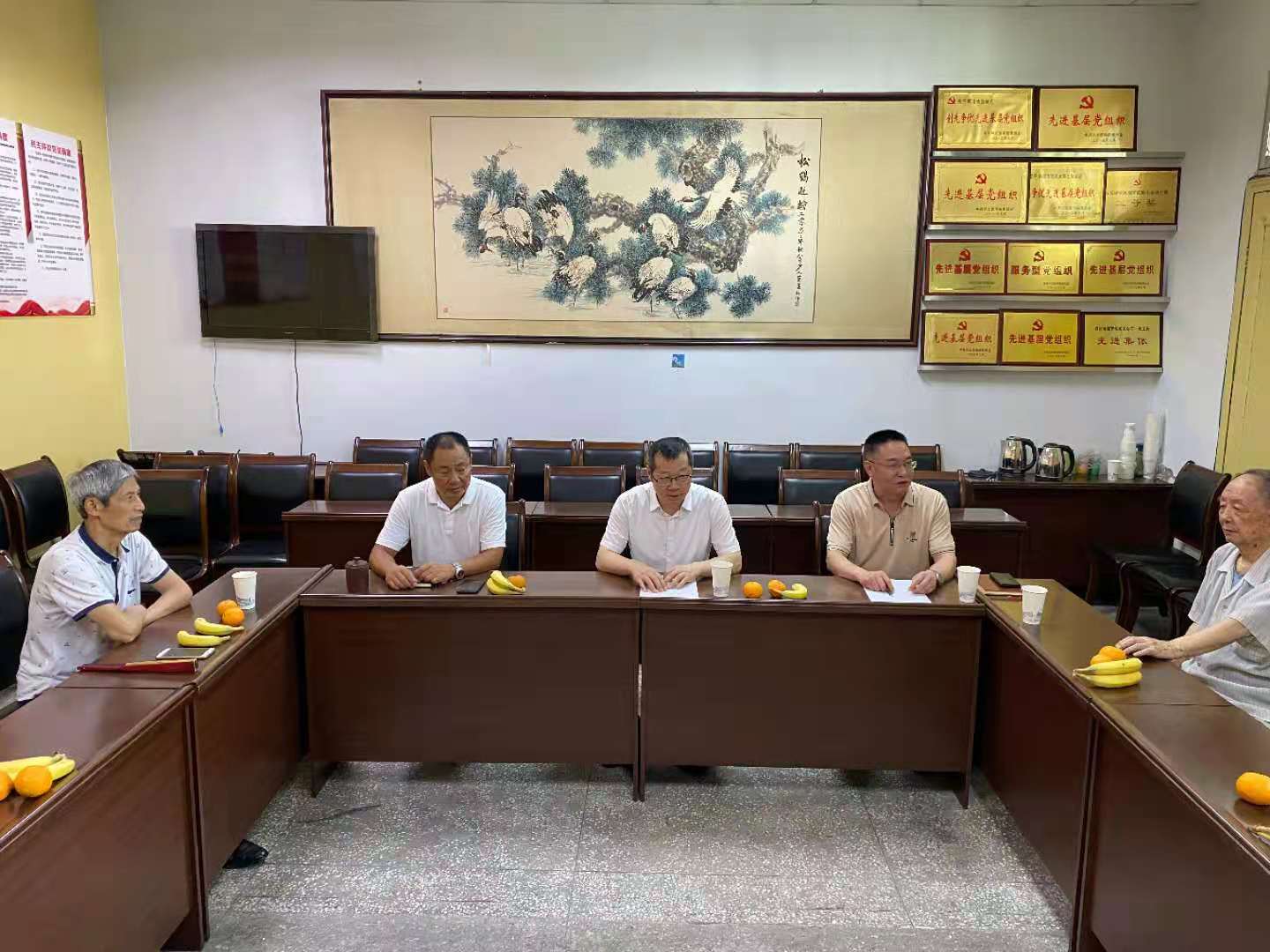 学校召开退役军人代表座谈会