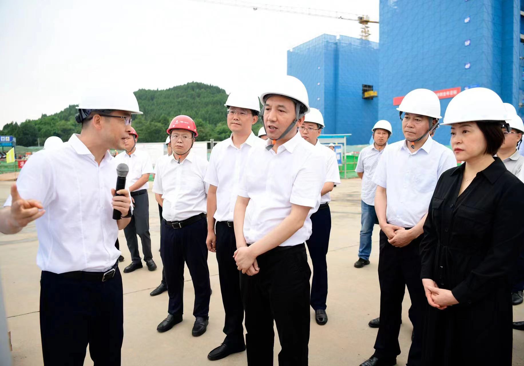 张冬云调研我校临江校区项目建设推进情况