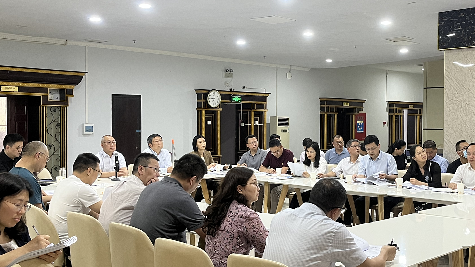 学校召开2022年第三次“对标竞进、争创一流”专题会议