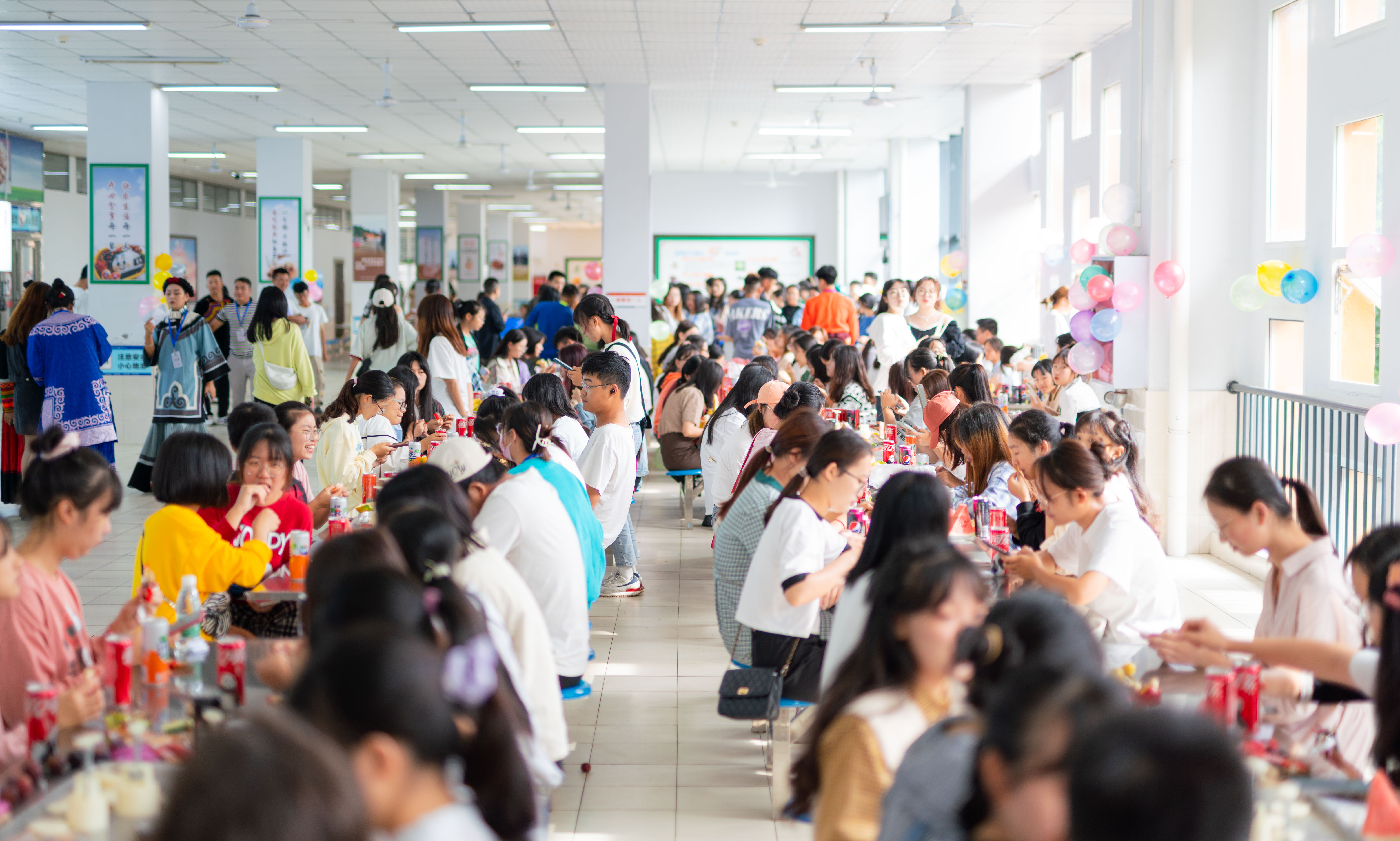 我校举办“我邀明月颂党恩,民族情深共前行”中秋民族联谊活动