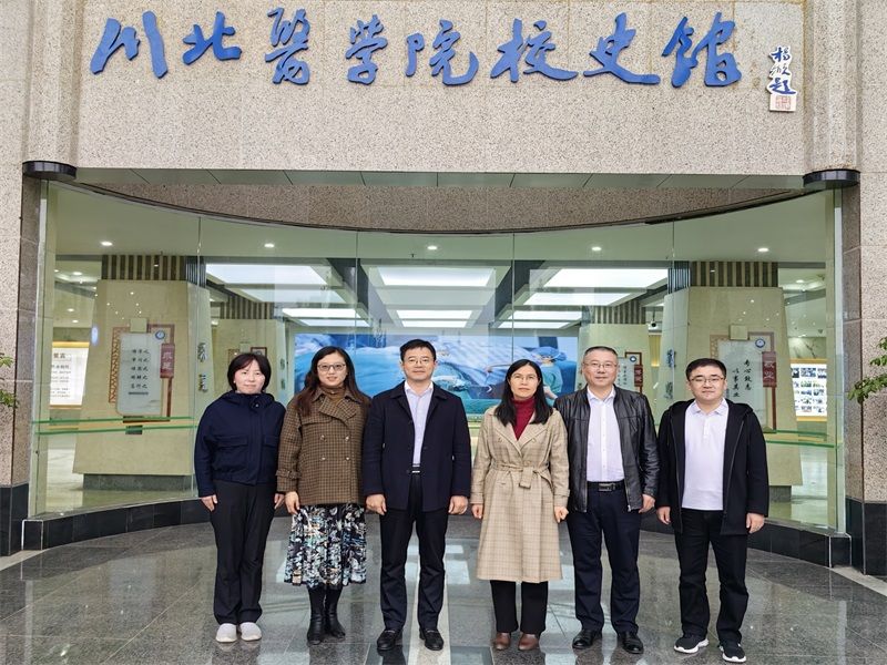 中南大学湘雅公共卫生学院来我校交流考察