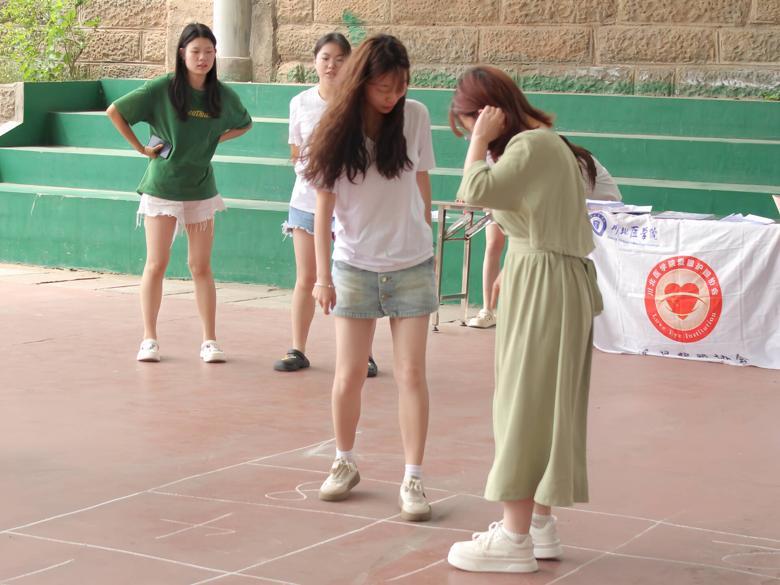 繁华葱绿,清浅时间