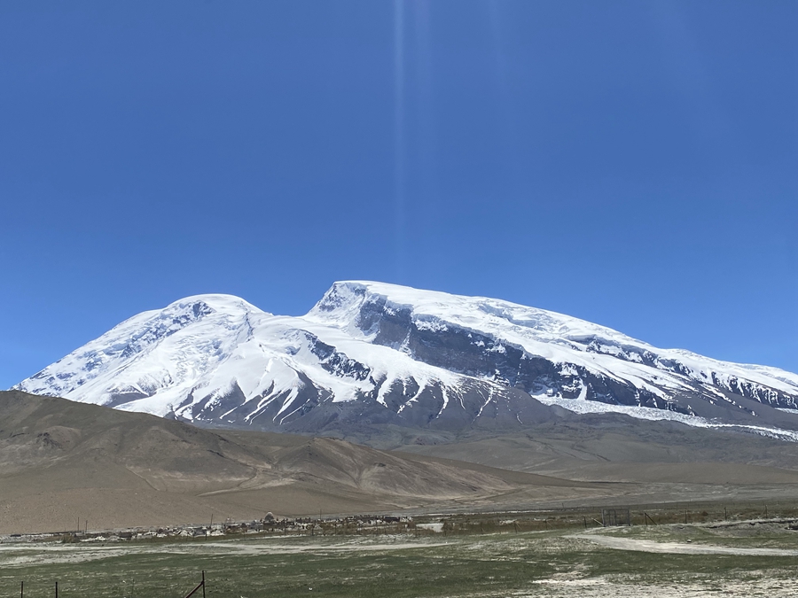 7546米！我校教师无氧登顶！