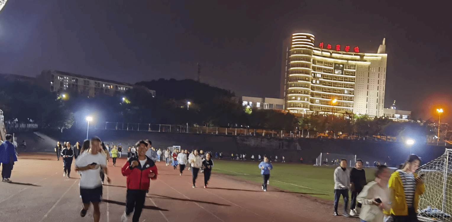 我校启动“校园健身跑”活动