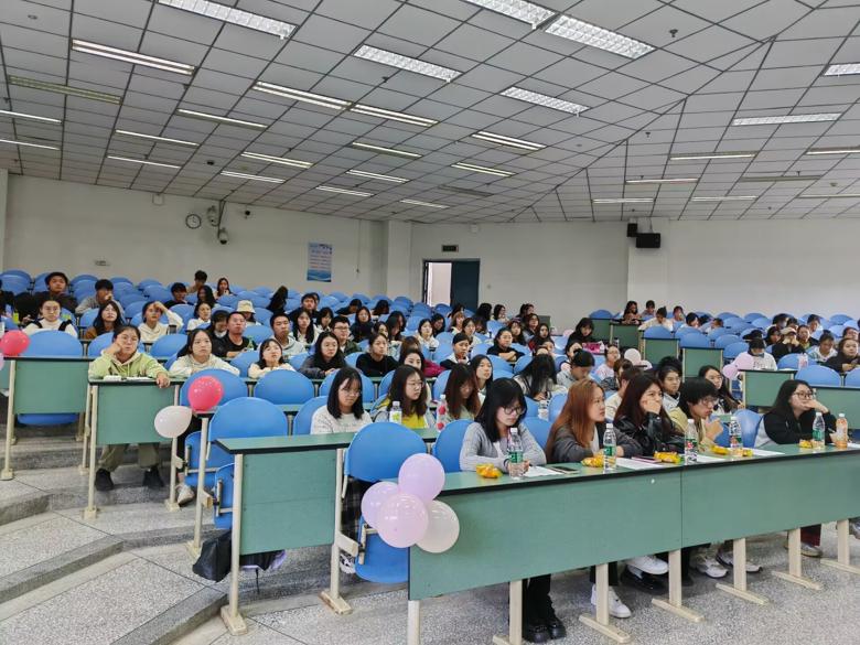 社彩缤纷,团聚青春