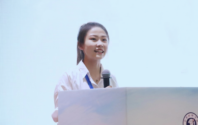 我校学子在中华护理学会全国学术会议上发言