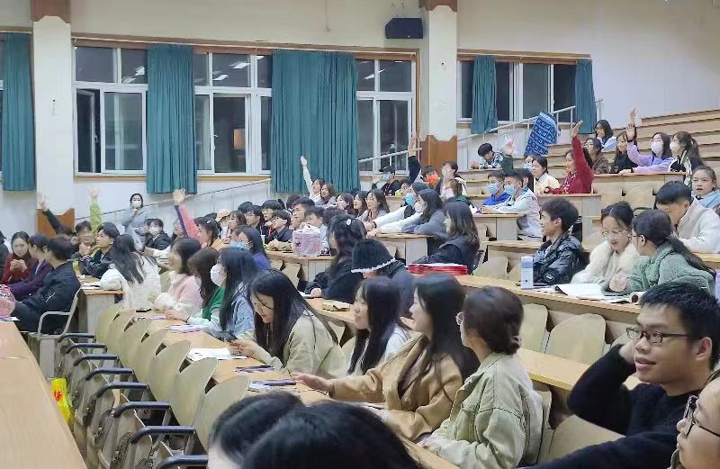学院举办 “心声漂巡,绘流成河” 心理健康主题活动