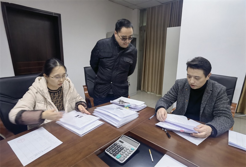 实事办到心坎上：高坪职工小区房产证办下来了——“学党史强信念 办实事暖人心”系列之一​