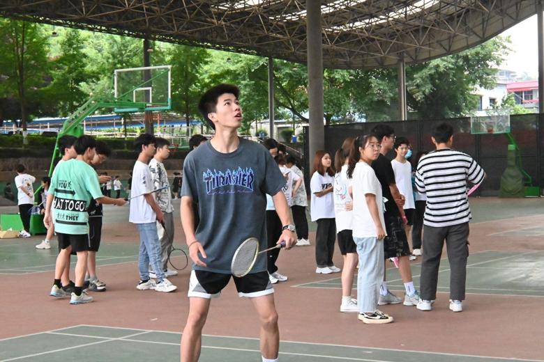【羽毛球协会】第五届“阳光体育,健康人生”趣味活动