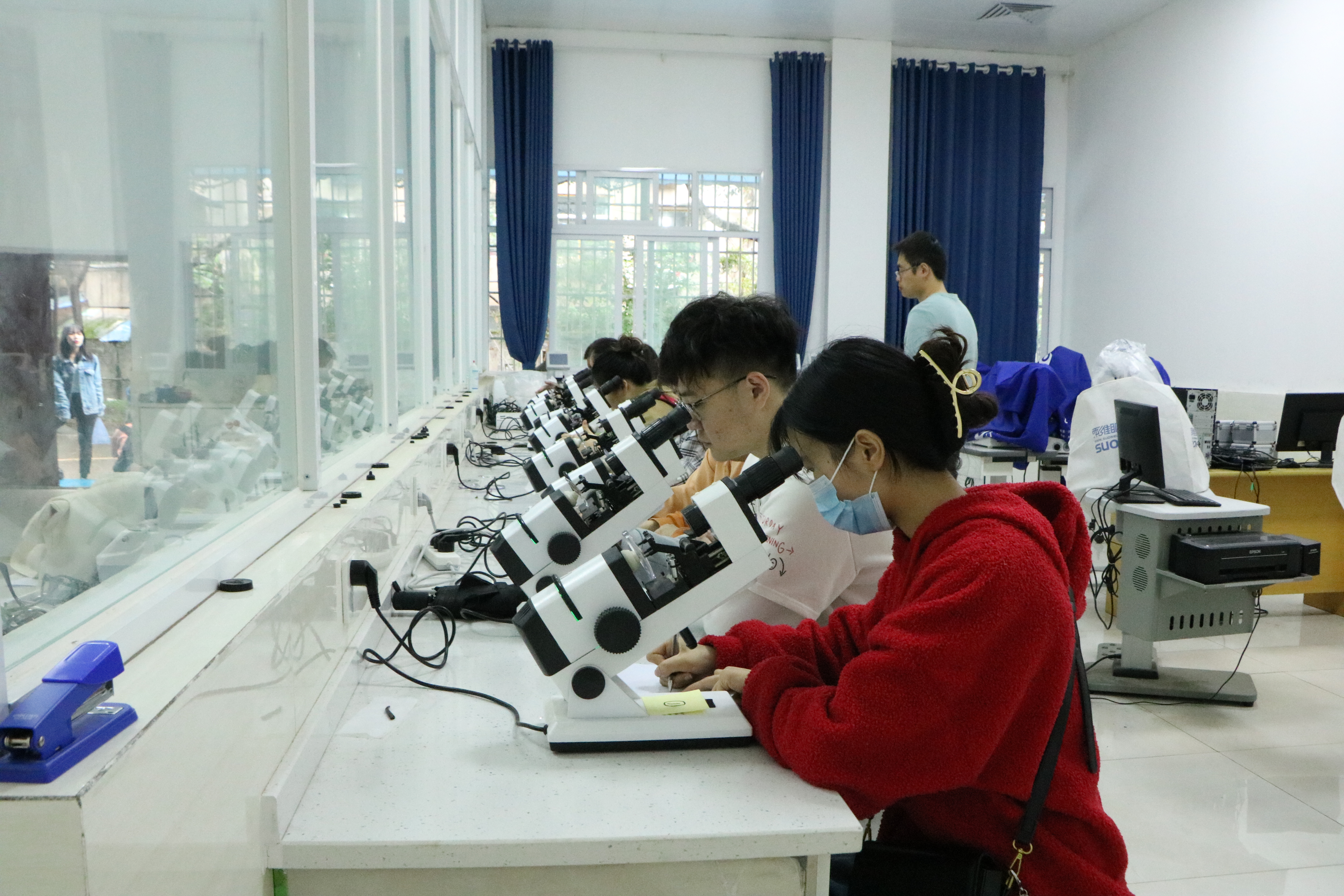 眼视光学系第十四届技能大赛成功举办