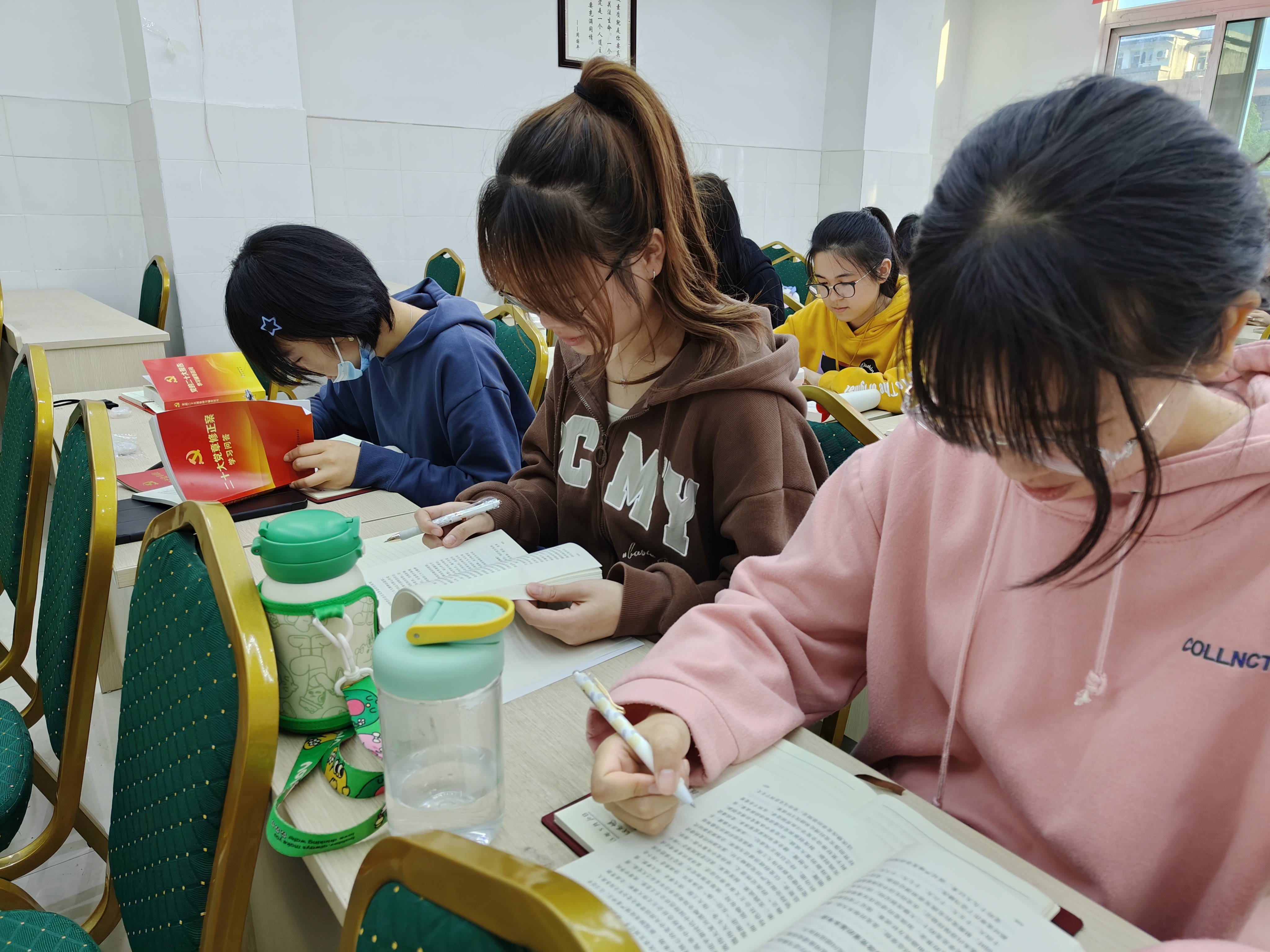 口腔医学系持续推进学习贯彻习近平新时代中国特色社会主义思想主题教育活动