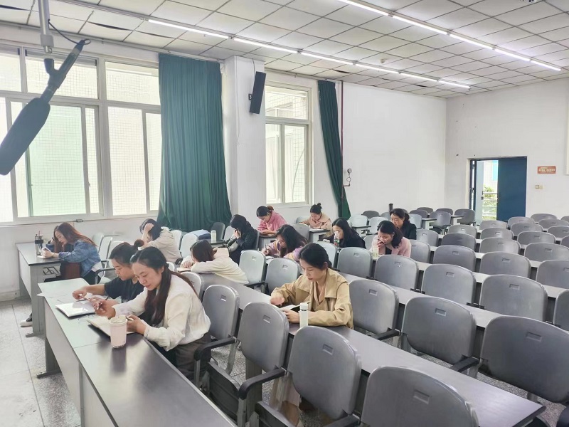 学校召开毕业论文管理系统培训会