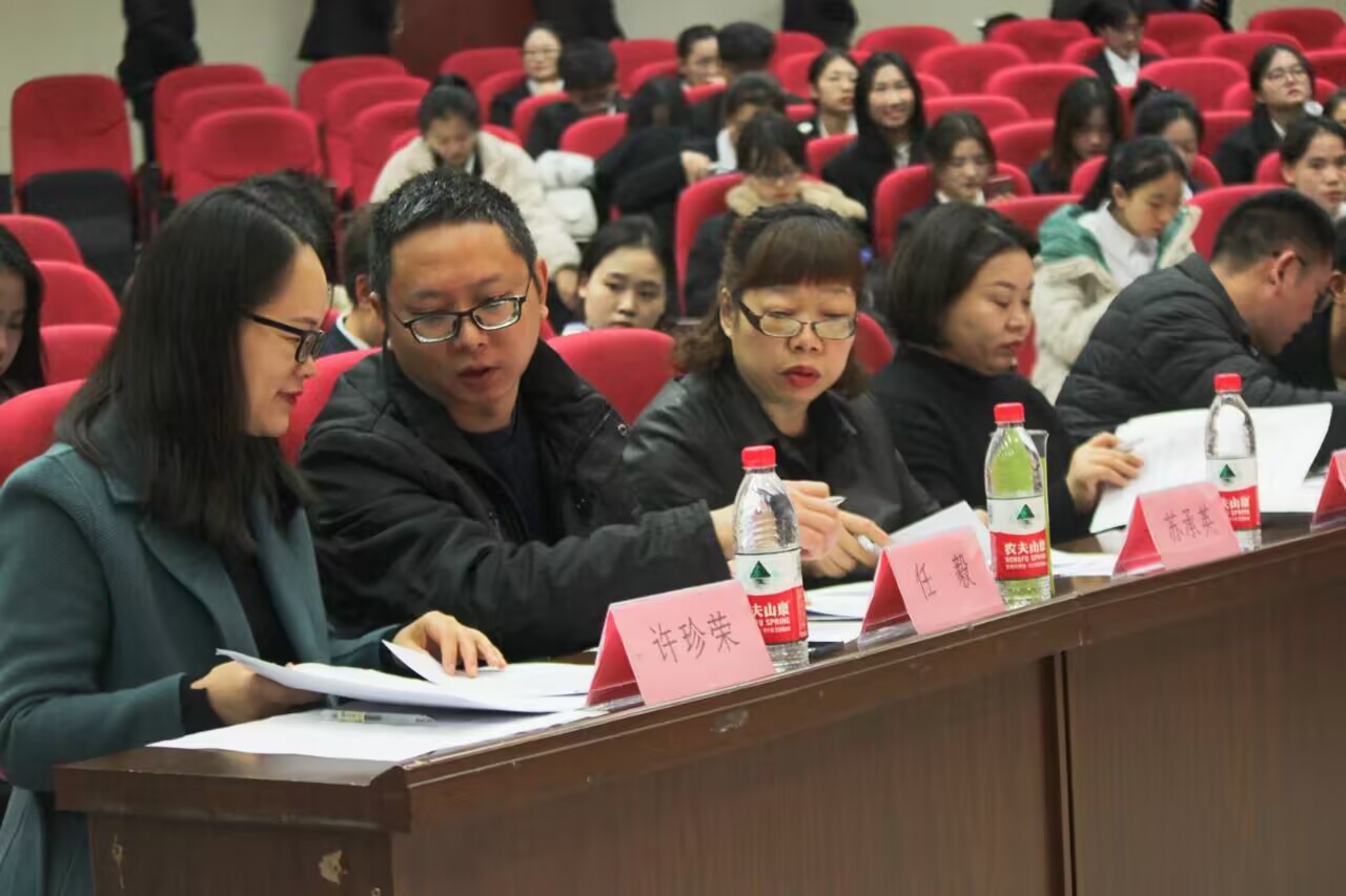 学校成功举办第十届川北医学院创新创业项目申报书大赛决赛