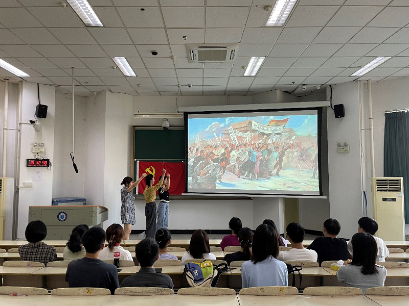 临床医学系党总支开展“弘扬爱国精神,凝聚奋进力量”主题特色党日活动