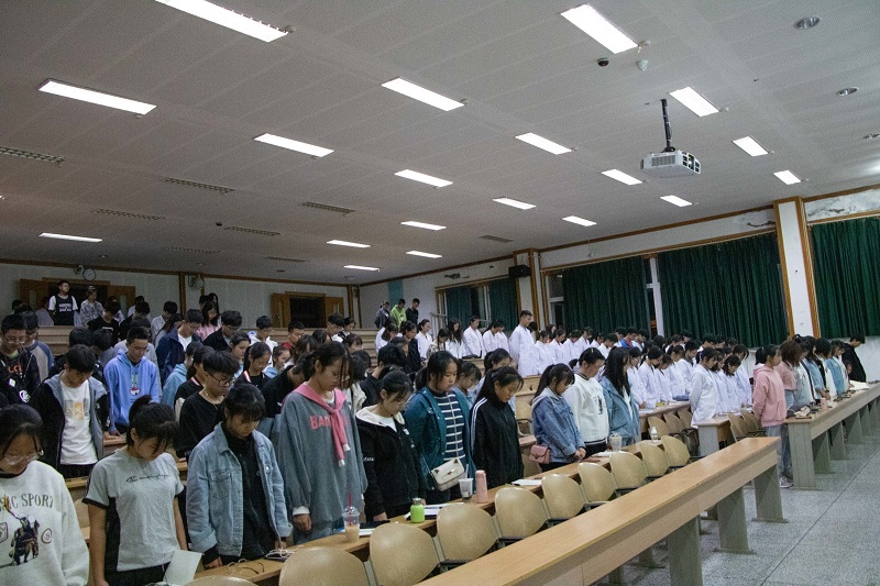 铭记师恩，砥砺前行--川北医学院药学院大体老师朗诵活动