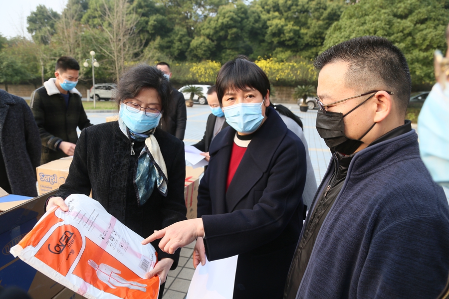 安琪儿医疗控股集团向我校捐赠疫情防控医疗物资