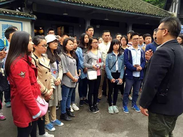 中西医临床医学系赴重庆渣滓洞开展“重温红岩精神,坚定革命信仰”主题党日活动