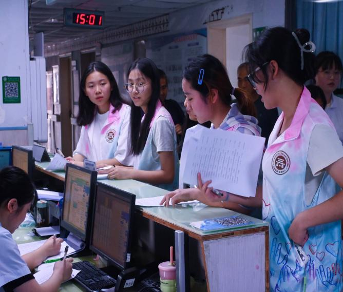 学院暑期三下乡实践活动---“与爱相随,助君同行”
