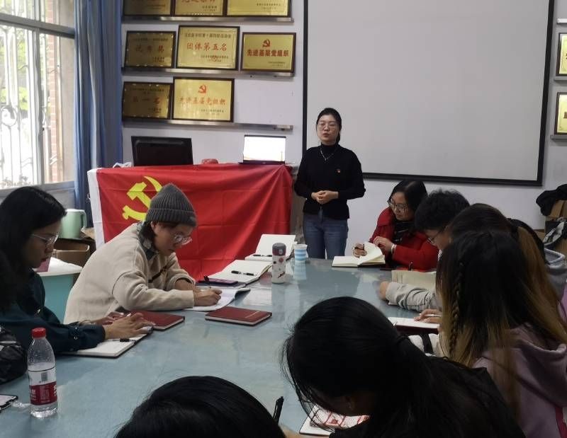 医学影像学院党总支第二党支部开展“赓续红色血脉”主题党日活动