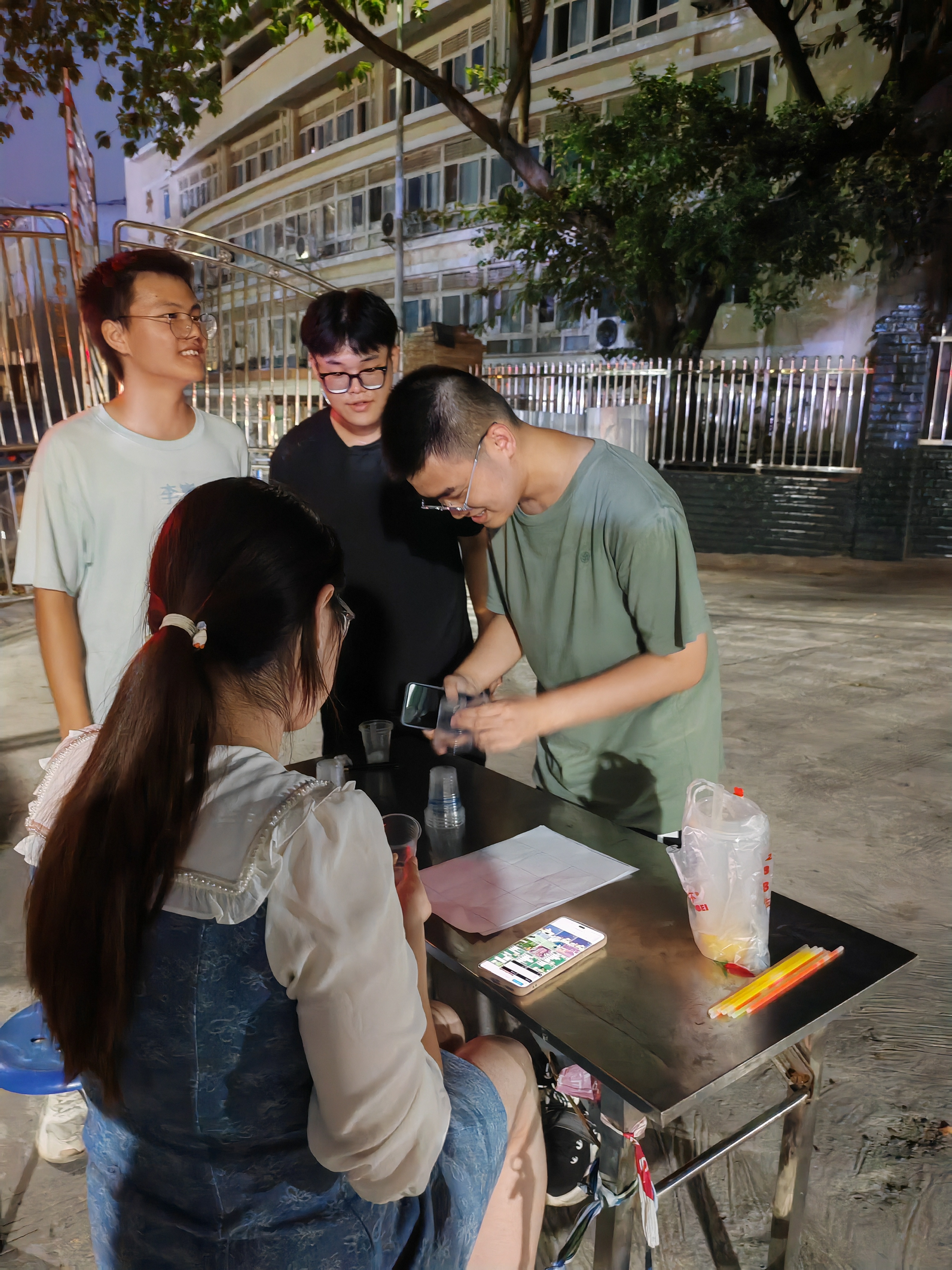 口腔医学院举办新生游园联谊活动